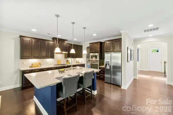 220 Kingsdown AVE, Charlotte, NC 28270