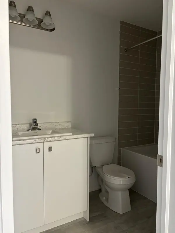 2 Nautical WAY, Whitby, ON L1N 0N2