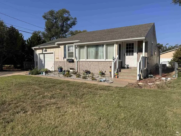 1706 Quincy, Salina, KS 67401