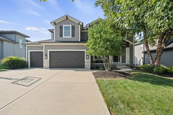 20867 W 108th ST, Olathe, KS 66061
