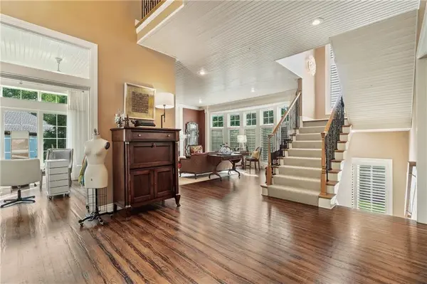 2645 W 139th TER, Leawood, KS 66224