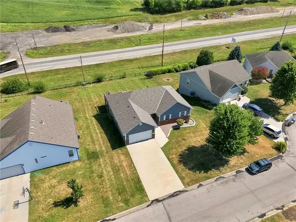 1706 Bluebird CT, Atchison, KS 66002