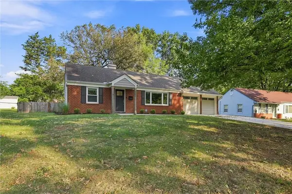 2200 W 79th ST, Prairie Village, KS 66208