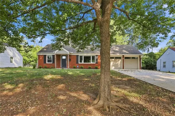 2200 W 79th ST, Prairie Village, KS 66208