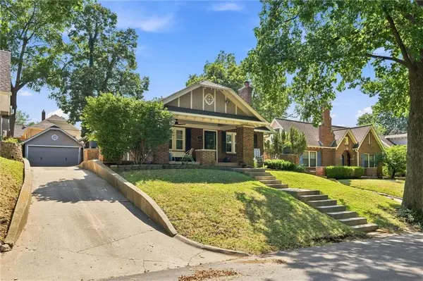 303 E 66th ST, Kansas City, MO 64113