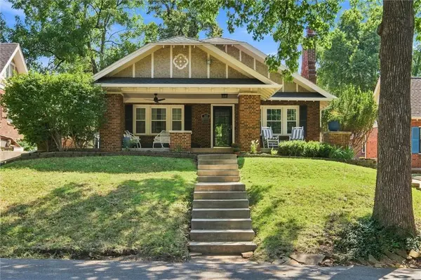 303 E 66th ST, Kansas City, MO 64113