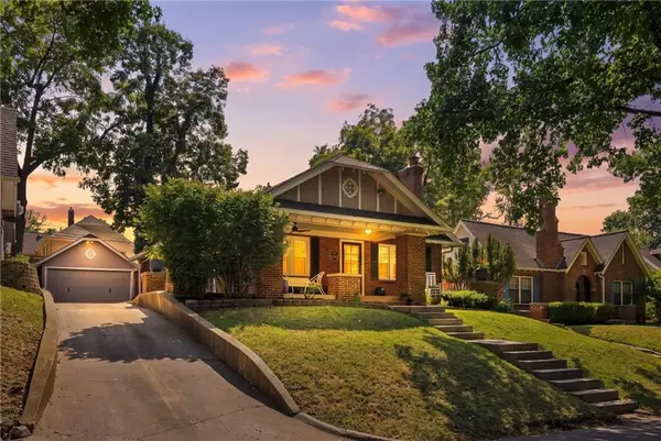 303 E 66th ST, Kansas City, MO 64113