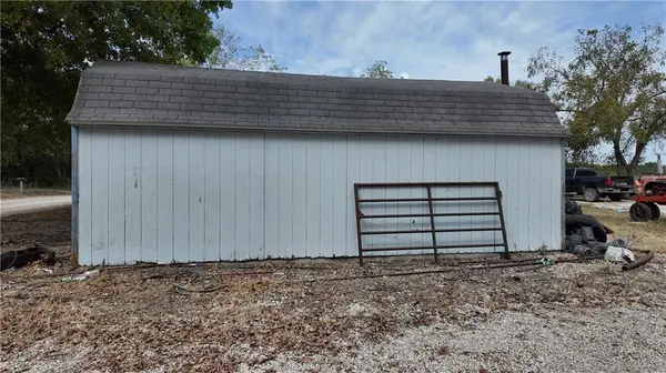 2251 E 360 RD, Bolivar, MO 65685