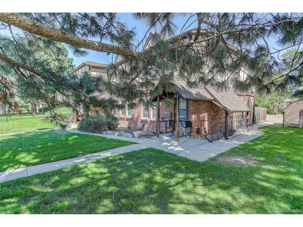 956 S Iola, Aurora, CO 80012