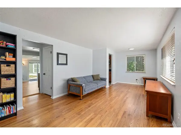 871 Winona, Denver, CO 80204