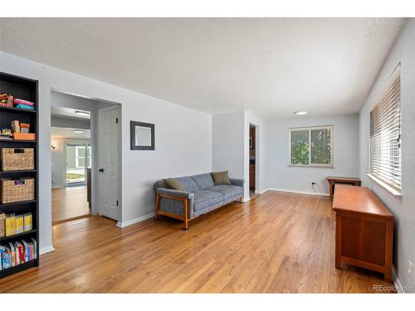 871 Winona, Denver, CO 80204