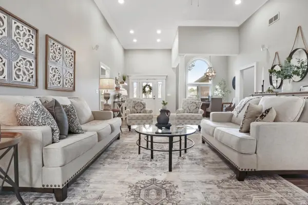 4560 Clint CIR, Newburgh, IN 47630