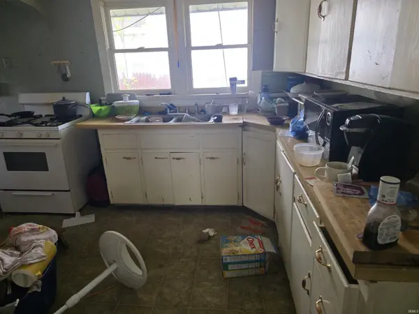 1414 Bowman ST, South Bend, IN 46613
