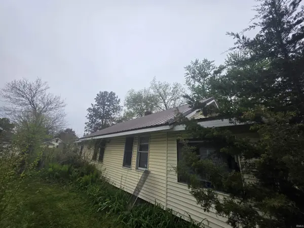 1414 Bowman ST, South Bend, IN 46613