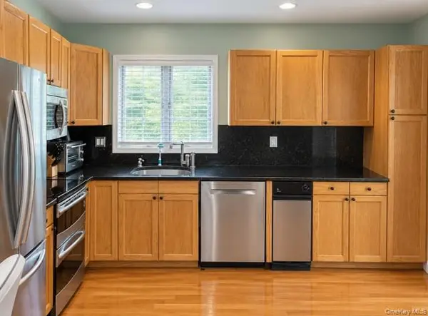3001 Canterbury WAY, Mount Kisco, NY 10549