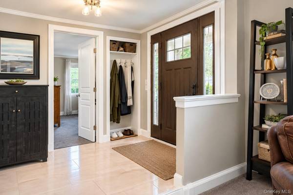 39 Harriet LN, Huntington, NY 11743