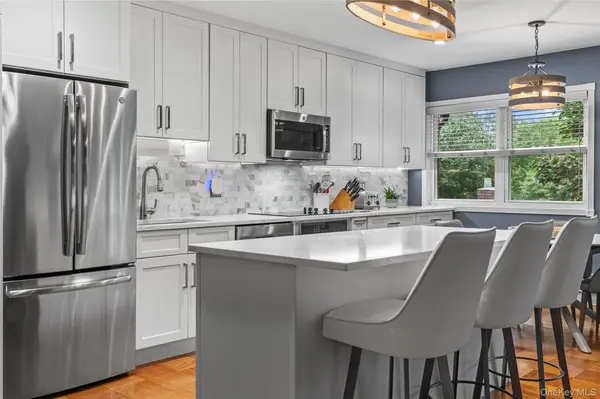 73 Lorraine TER #325, Mount Vernon, NY 10553