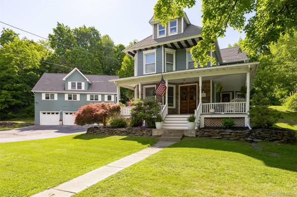 125 Vineyard AVE, Highland, NY 12528