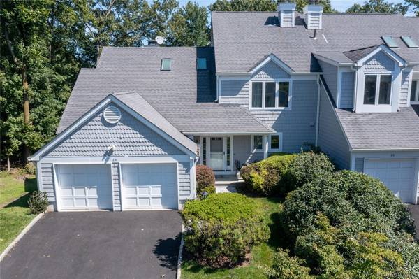 24 Oakcrest LN, Hastings-on-hudson, NY 10706