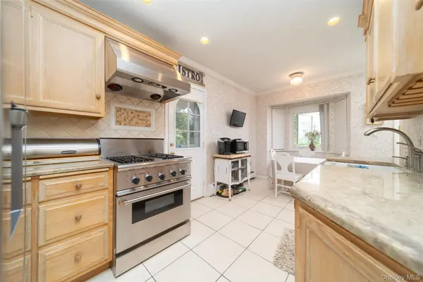 145-67 5th AVE, Whitestone, NY 11357