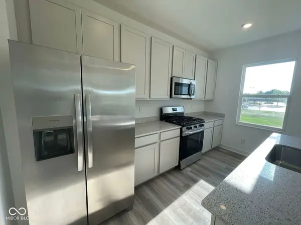 1066 Tansley LN, Avon, IN 46123