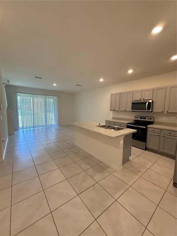 1264 YELLOW FINCH DR, Davenport, FL 33837