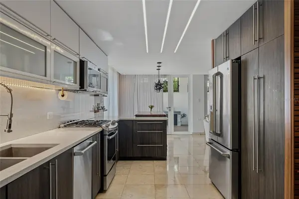 1 Street PRADO ALTO #J-7, Guaynabo, PR 00966