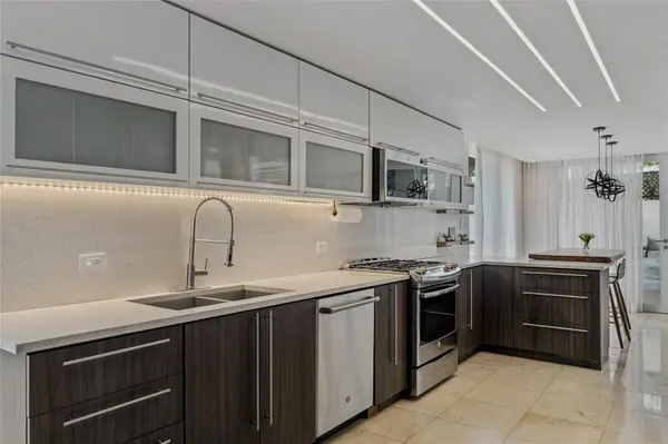 1 Street PRADO ALTO #J-7, Guaynabo, PR 00966