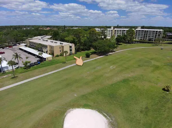 225 COUNTRY CLUB DR #D142, Largo, FL 33771