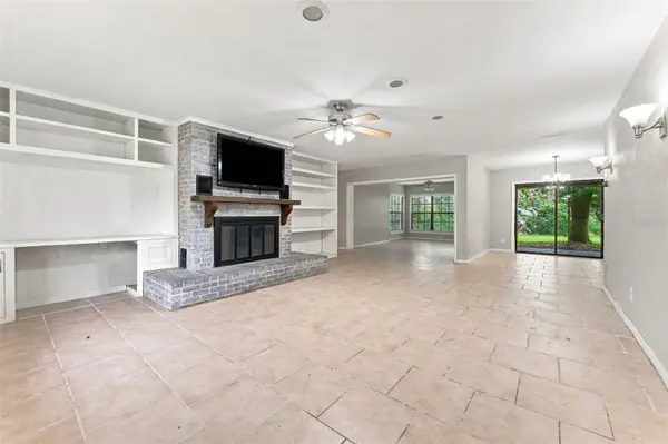5903 LAKESIDE DR, Lutz, FL 33558
