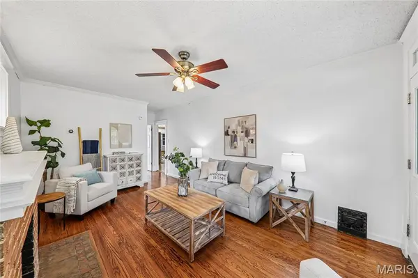 4978 Nagel AVE, St Louis, MO 63109