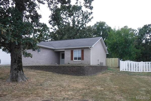 22625 Hollow Oak LN #B, St Robert, MO 65584
