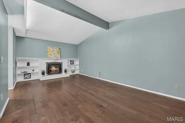 1639 Red Gate LN, St Louis, MO 63146