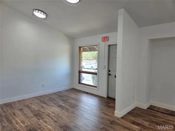 3496 Hollenberg DR, Bridgeton, MO 63044