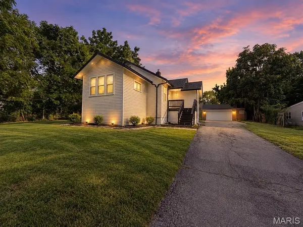 8257 Brenner AVE, St Louis, MO 63114