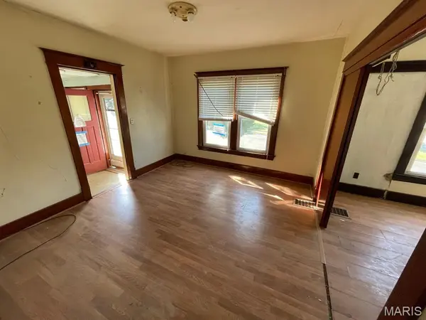 148 W 2nd ST, Roxana, IL 62084