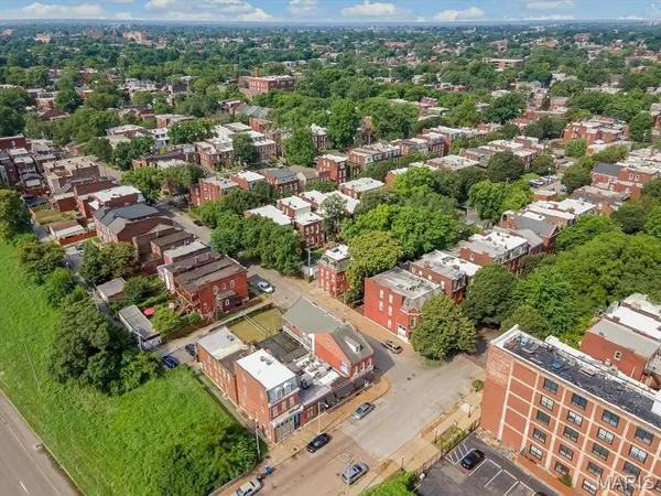 1818 Sidney ST, St Louis, MO 63104