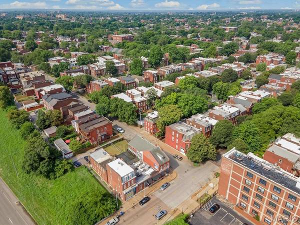 1818 Sidney ST, St Louis, MO 63104