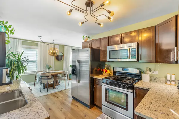 25996 W Indian Trail RD, Barrington, IL 60010