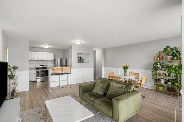 4343 N Clarendon AVE #817, Chicago, IL 60613