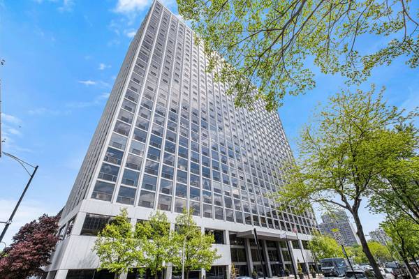 4343 N Clarendon AVE #817, Chicago, IL 60613