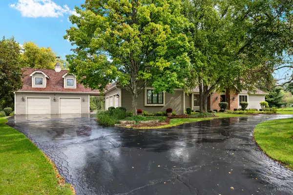 1117 Carberry CIR, Inverness, IL 60067