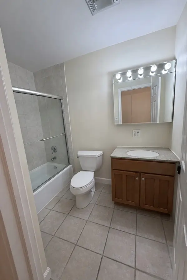 500 N Wilke RD #206, Palatine, IL 60074