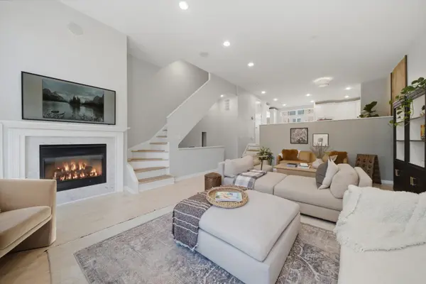 1856 W Superior ST, Chicago, IL 60622