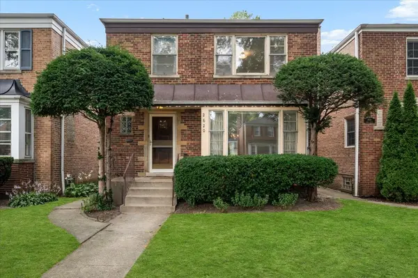 2820 W Fargo AVE, Chicago, IL 60645