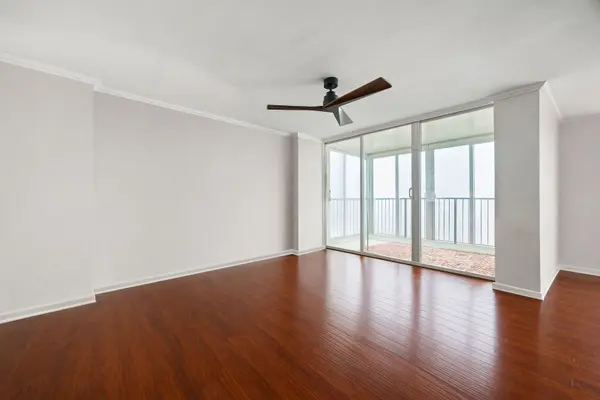 940 W Glenlake AVE #34D, Chicago, IL 60660