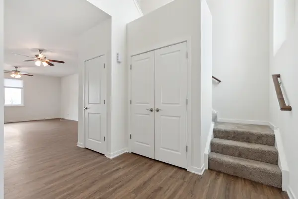 35 Olympus DR, Tinley Park, IL 60477