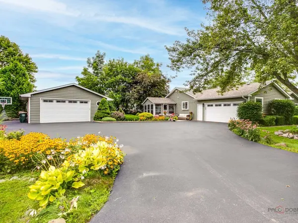 717 Roberts RD, Winthrop Harbor, IL 60096