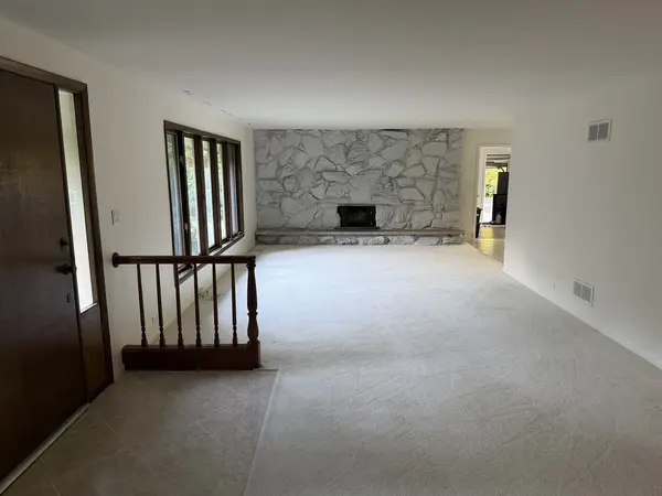 1842 Thomas Atkinson RD, Inverness, IL 60067