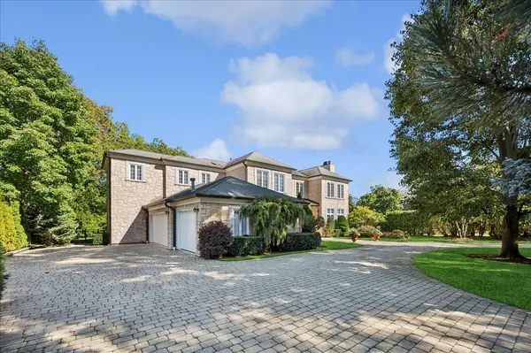 621 Sheridan RD, Glencoe, IL 60022